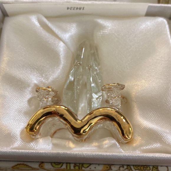 Praying Hands Art Glass in box - Picture 3 of 4